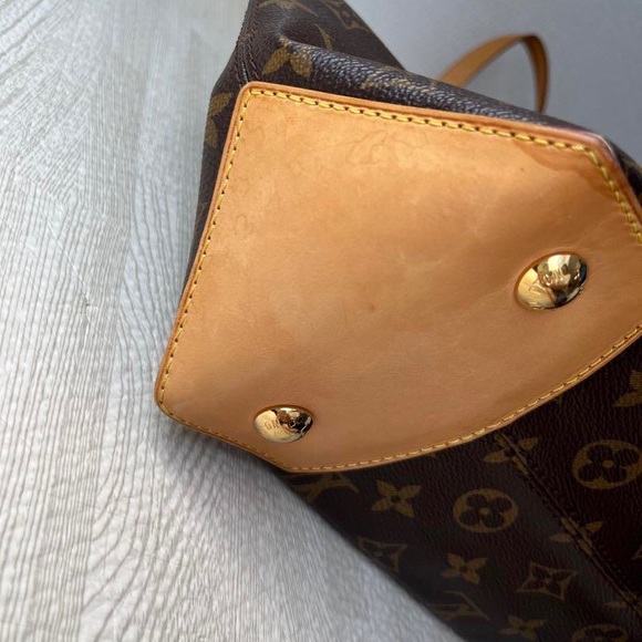 Louis Vuitton Wilshire MM Tote Bag - Picture 4 of 10